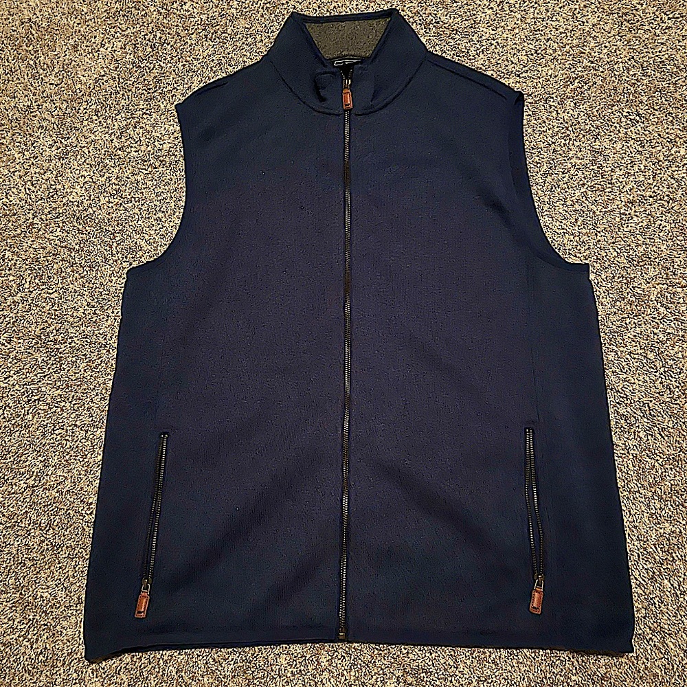 vineyard vines vest